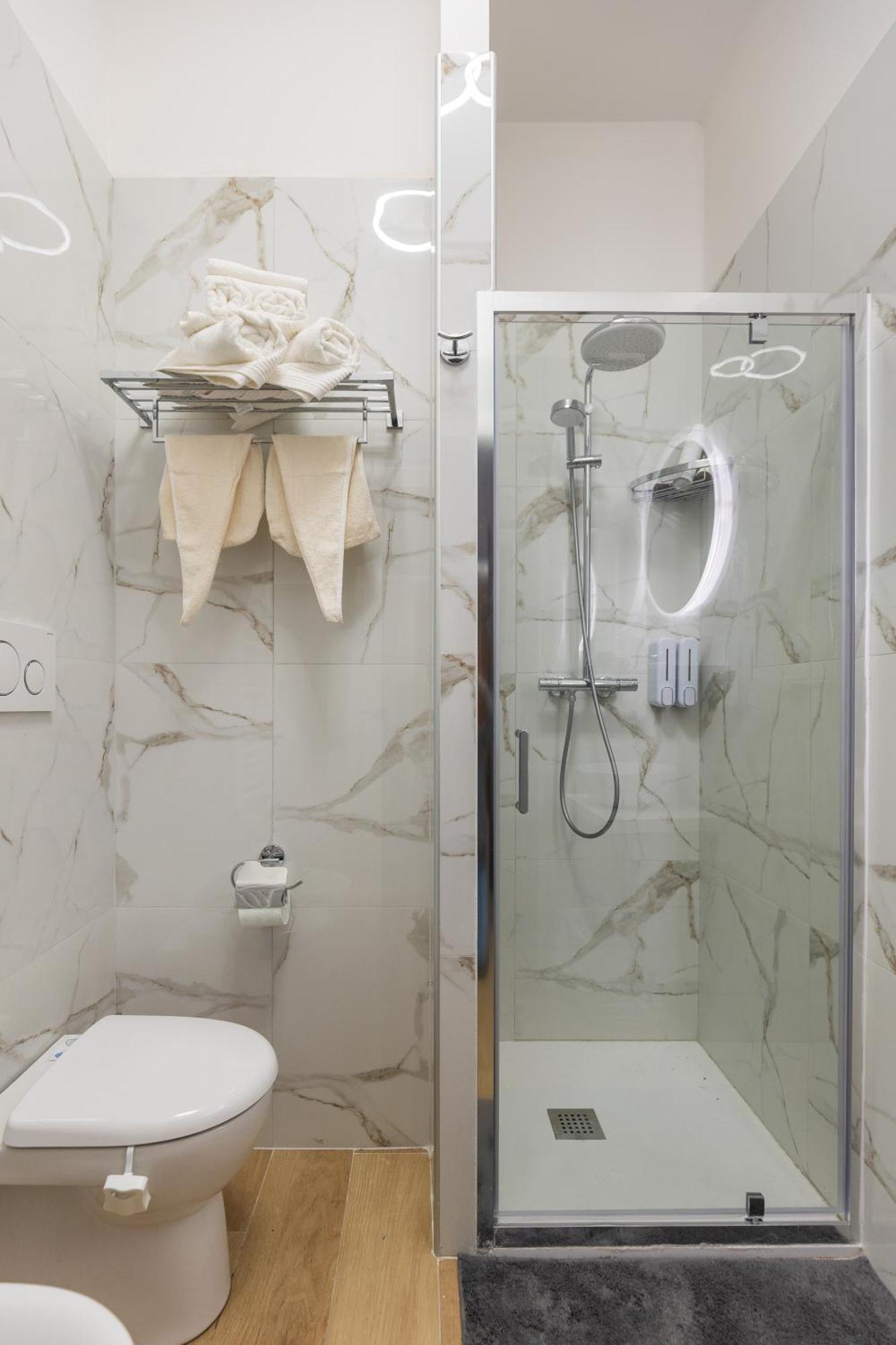 Apartamento La Dimora Degli Asinelli Bolonia Exterior foto